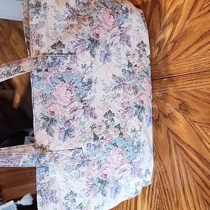VINTAGE Victoria Sercet Floral Bag